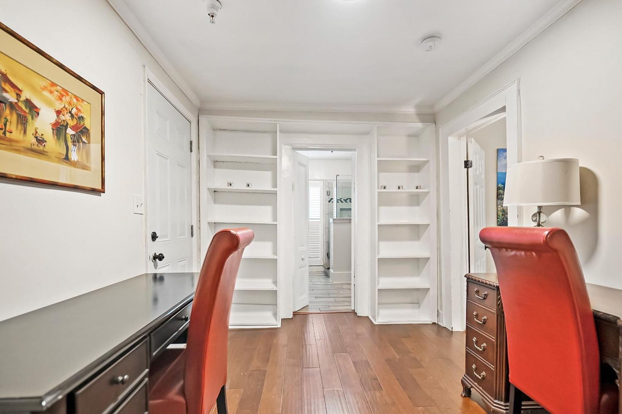 Apartment Mulvey #1 *